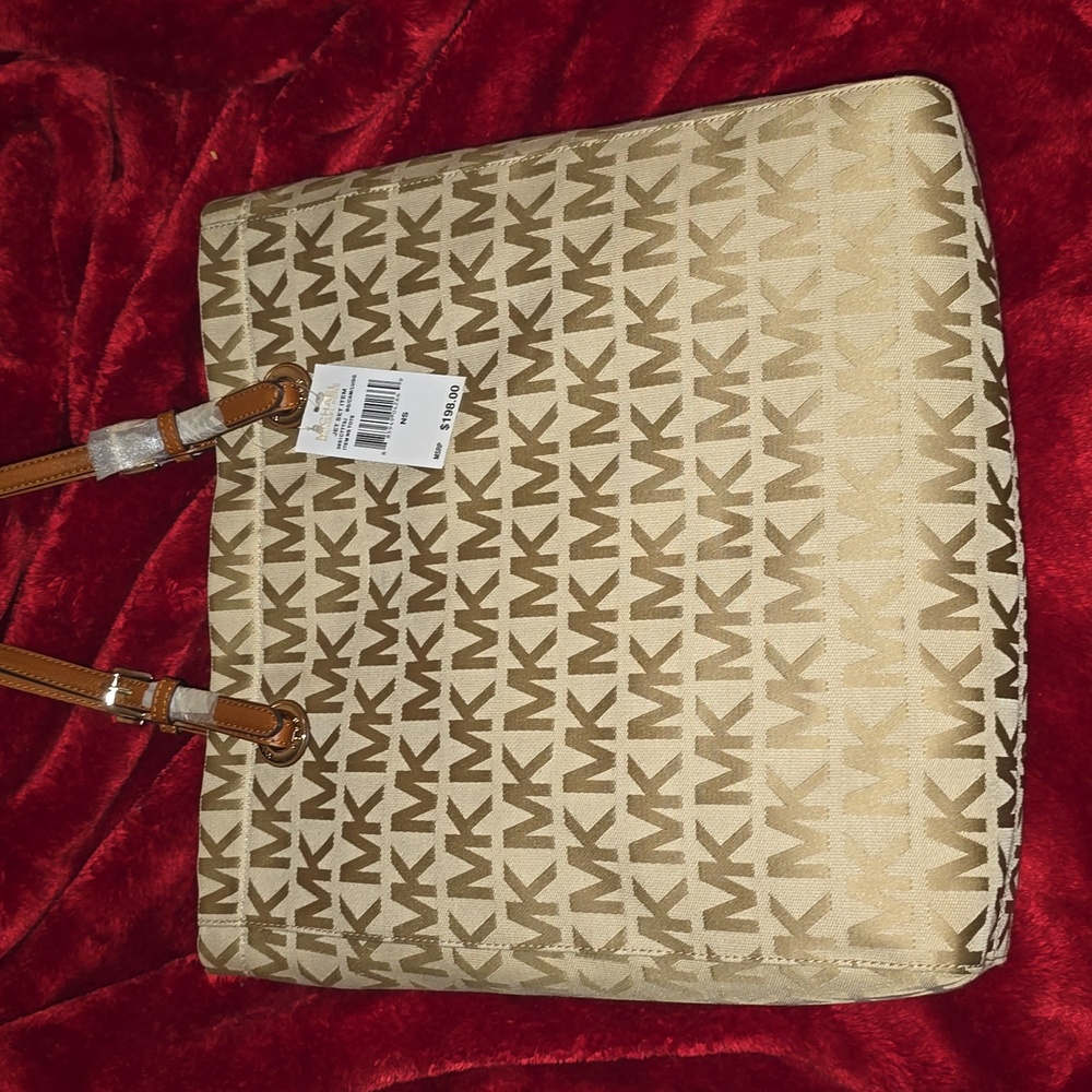 Michael Kors Jet Set Tote